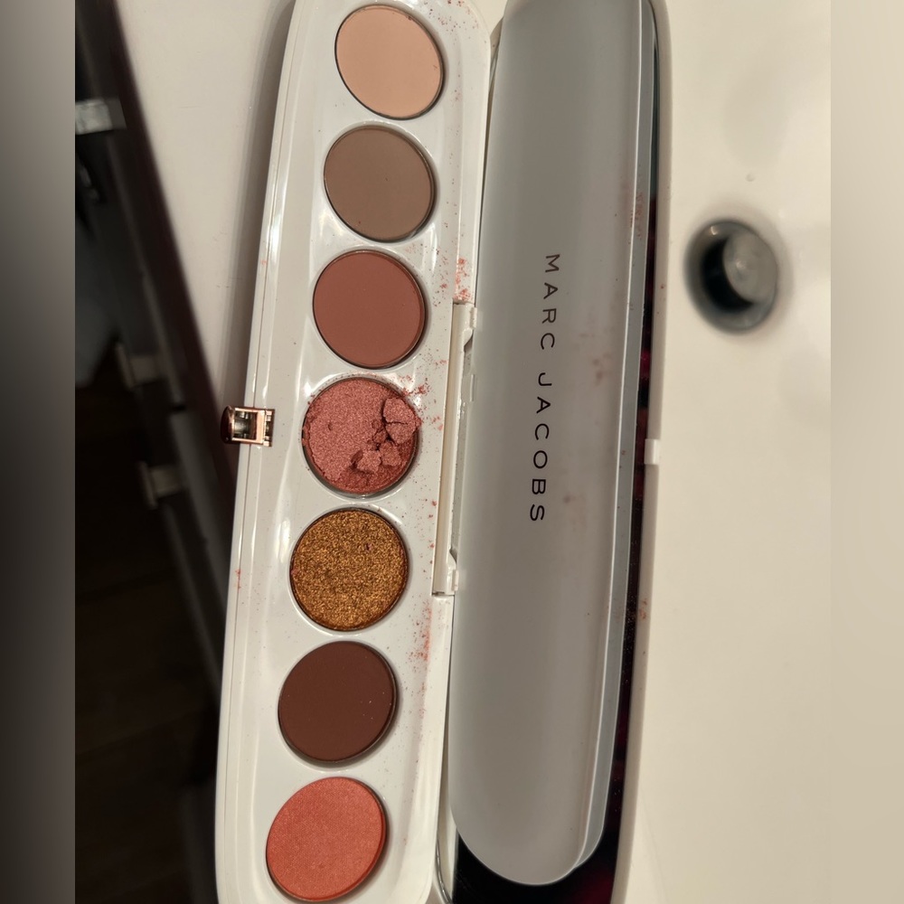 Marc jacobs eyeshadow palette GUC